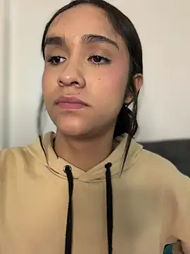 Chat XXX en directo de Isabella-Teen