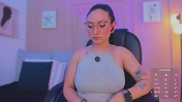 lucy_neil's Live XXX Chat