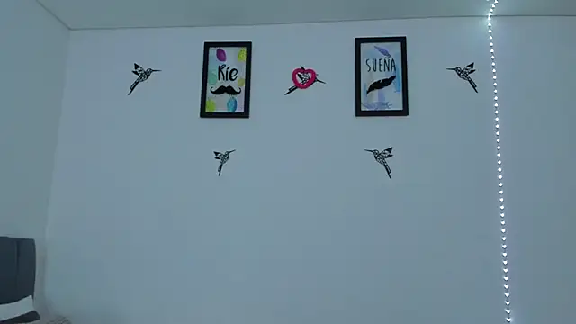 im_sarah34's Live XXX Chat