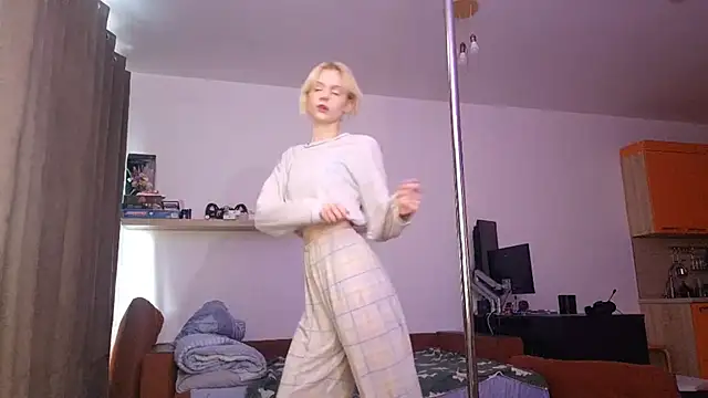 AuraNevera's Live XXX Chat