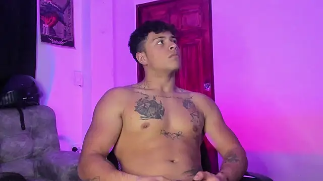 Dominic_Biker__ élő XXX-chatje