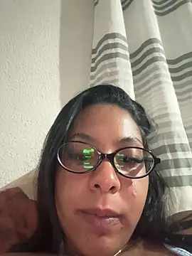 moreninhasafadi's Live XXX Chat