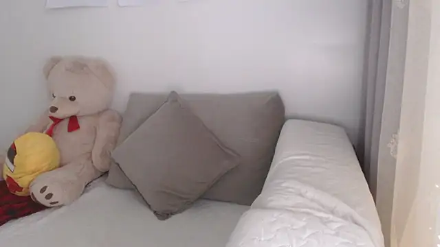 _JustmeHere_ Show in webcam