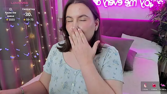 FeralPeach Adlı Modelin Canlı XXX Sohbeti