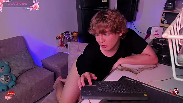 adam_angelssss' Live XXX Chat