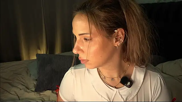 SweetBella95_ Adlı Modelin Canlı XXX Sohbeti