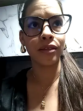 Astrid_Velle 即時 XXX 聊天