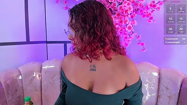 Olivejoness' Live XXX Chat