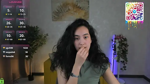 FlirtyAura 即時 XXX 聊天