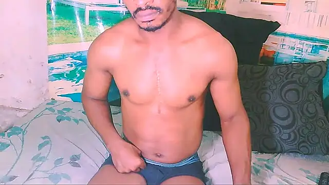 Chatroom XXX en direct de EbonyTiger69