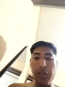 TUVRGN-02: διαδικτυακό σόου στην κάμερα