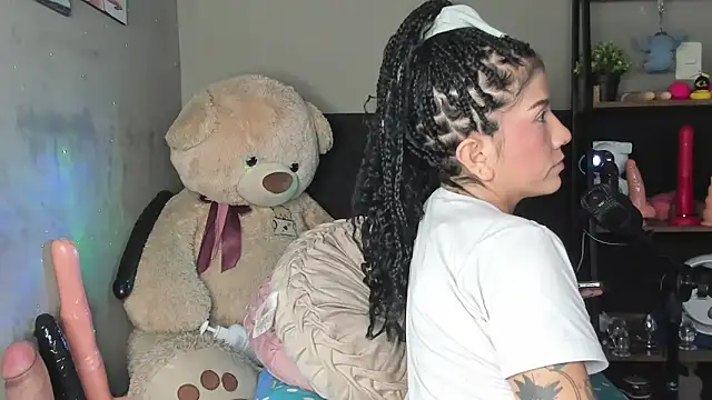 Shadia_Squirt's Live XXX Chat