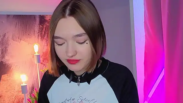 Leyla_crsh Adlı Modelin Canlı XXX Sohbeti