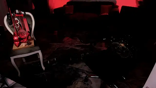 FinDomGod's Live XXX Chat