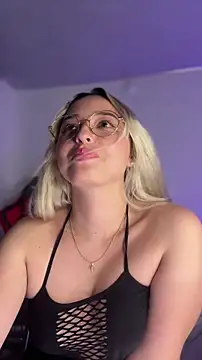 Irisweet_ Adlı Modelin Canlı XXX Sohbeti