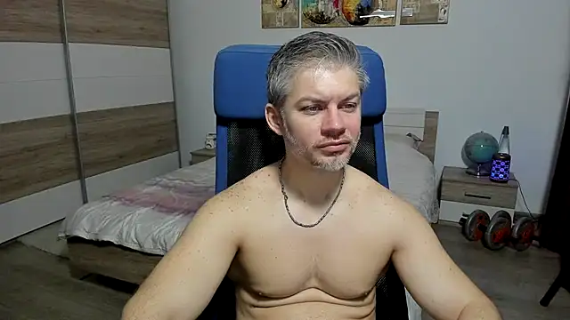 RobbyShawz élő XXX-chatje