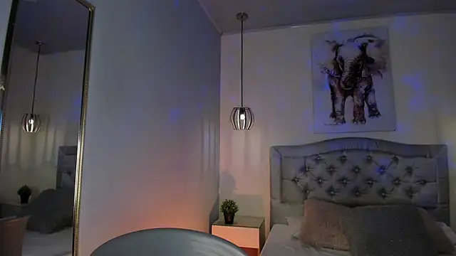 Chat XXX en directo de ayshel__