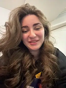 KiraBarlows' Live XXX Chat