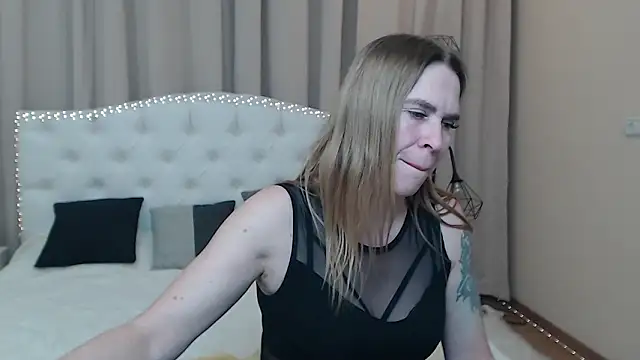 TessaDaybreak's Live XXX Chat