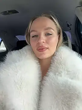 Chat XXX en directo de MonikaVAlex