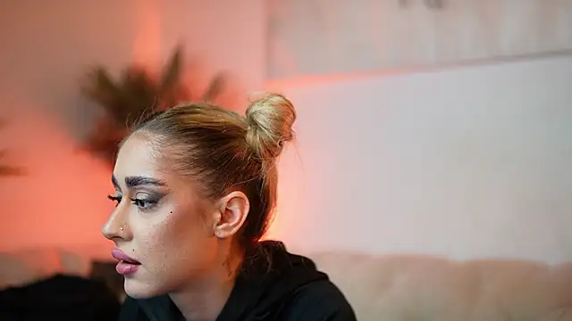 AileenKiss Live XXX-Chat