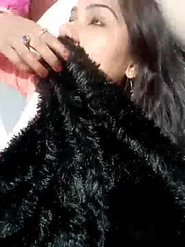 urvashi01224's Live XXX Chat