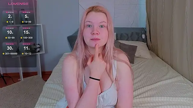 PinkyYoungPie's Live XXX Chat