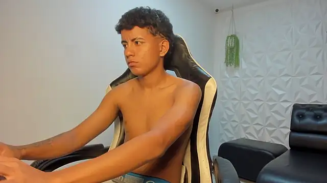 Alluringangel23 Chat XXX in diretta