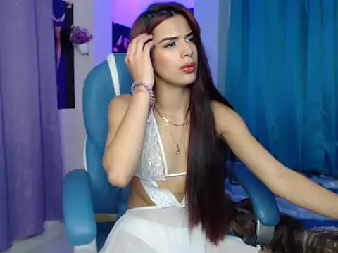 Abi-Jones' Live XXX Chat