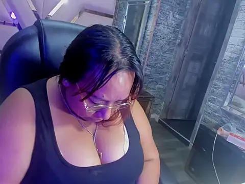 Chat XXX en directo de Shara_Oz