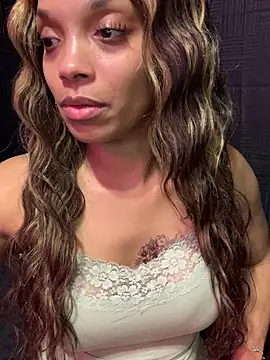 RakiyahcharmsのライブXXXチャット