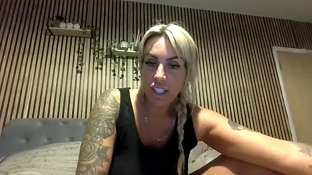 poppyinga1 Chat XXX live