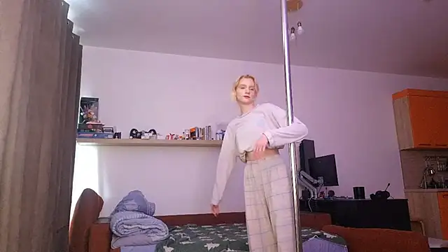 AuraNevera Adlı Modelin Canlı XXX Sohbeti