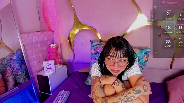 NaniiSisy Webcam Show