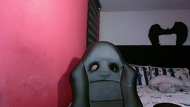 Chat +18 de charlotedoll ao vivo