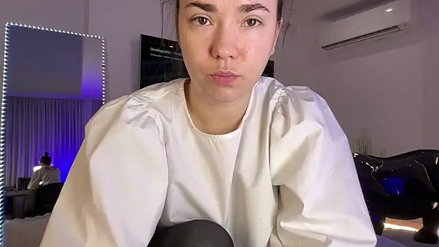 Chatroom XXX en direct de Mika_Miller