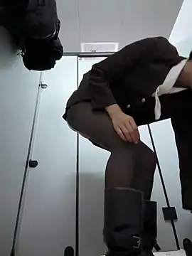 so-linger Adlı Modelin Canlı XXX Sohbeti