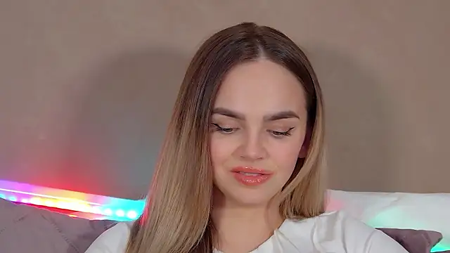 AnitaVenture Adlı Modelin Canlı XXX Sohbeti