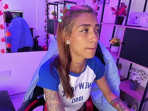 دردشة KarlaSlutSkinny__ الجنسية المباشرة