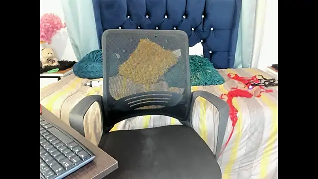 Chat +18 de Inaya_Khalifa ao vivo