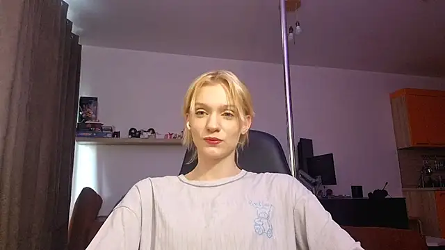 Pokazy przed kamerką – AuraNevera