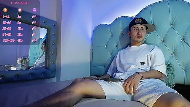 Oliver_Benedetti's Live XXX Chat