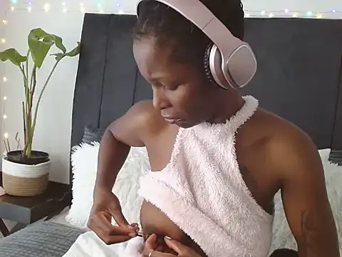 SoftRosee Adlı Modelin Canlı XXX Sohbeti