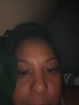 Chat +18 de moreninhasafadi ao vivo