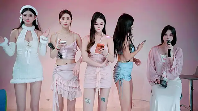 NEW-DAY Chat XXX in diretta