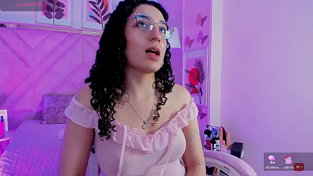 Chatroom XXX en direct de DemiJones_