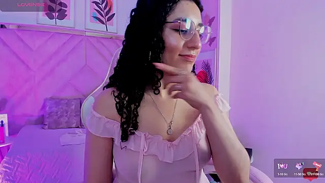 Онлайн чат XXX DemiJones_