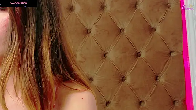 CoraVexのライブXXXチャット