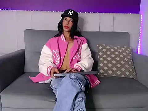 MEGHAN-QUEEN élő XXX-chatje