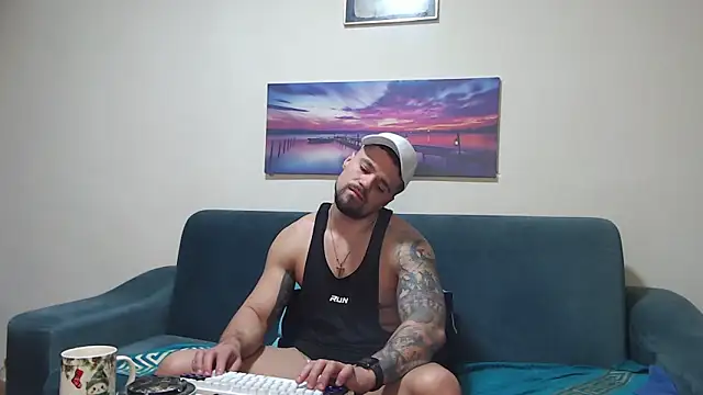 Tiberius_hunk Chat XXX live